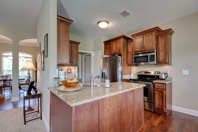 1057 Willow Cir, Clarksville, TN 37043