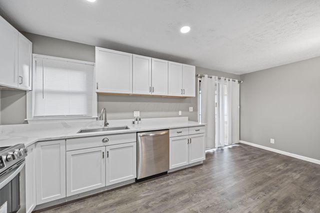 746 Lancaster Avenue, Reynoldsburg, OH 43068