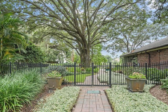 16203 VILLARREAL DE AVILA, Tampa, FL 33613