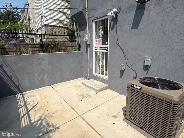322 E STERNER ST, Philadelphia, PA 19134
