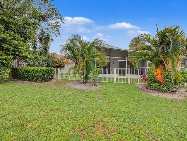 6244 Grand Cypress Circle, Lake Worth, FL 33463