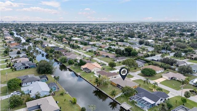 1627 SE 7th ST, Cape Coral, FL 33990