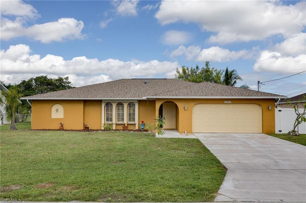 1627 SE 7th ST, Cape Coral, FL 33990