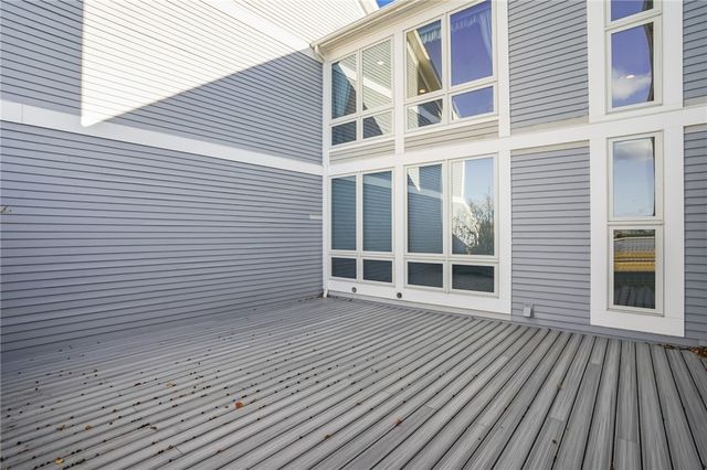 2 Bagy Wrinkle Cove, Warren, RI 02885