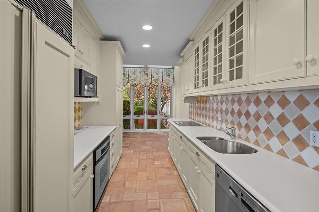 2 Bagy Wrinkle Cove, Warren, RI 02885