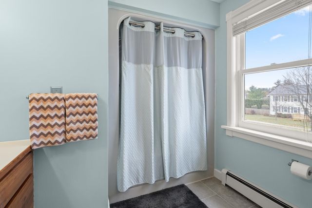 8 Moss Glen Lane, South Burlington, VT 05403