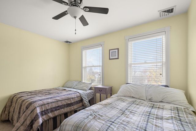 8 Moss Glen Lane, South Burlington, VT 05403