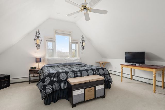 8 Moss Glen Lane, South Burlington, VT 05403