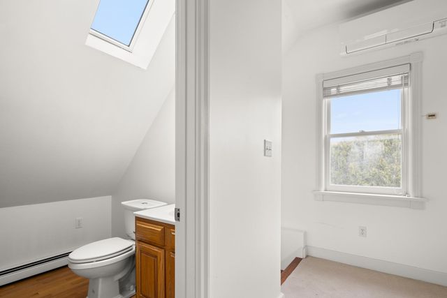 8 Moss Glen Lane, South Burlington, VT 05403