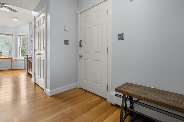 8 Moss Glen Lane, South Burlington, VT 05403