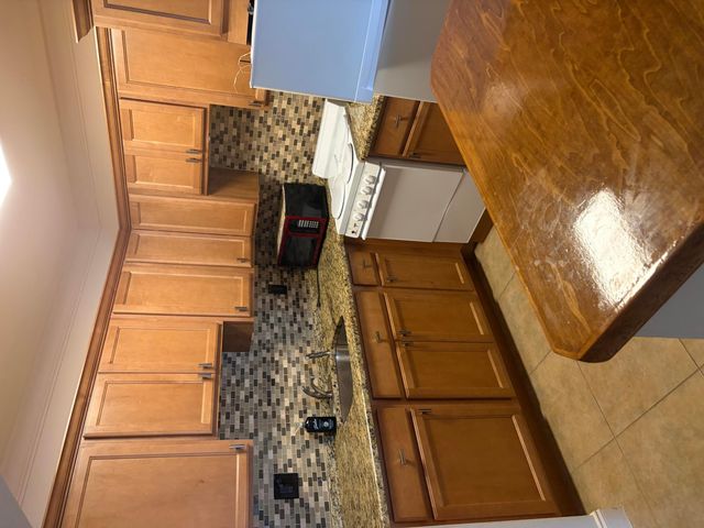 2020 Lake Osborne Drive 19, Lake Worth Beach, FL 33461