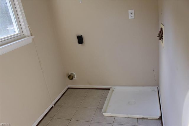 5912 Old AVE, Newport News, VA 23605