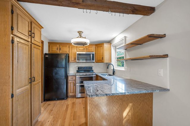 34 Scotty Hollow Dr E, Chelmsford, MA 01863