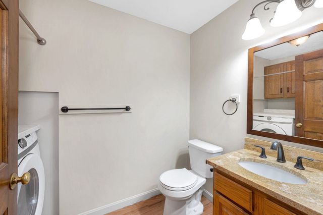 34 Scotty Hollow Dr E, Chelmsford, MA 01863