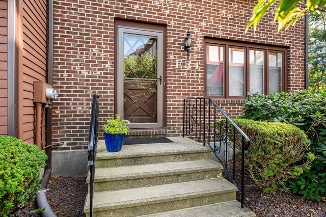 34 Scotty Hollow Dr E, Chelmsford, MA 01863