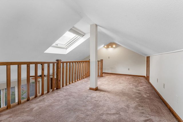 34 Scotty Hollow Dr E, Chelmsford, MA 01863