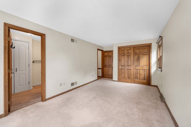 34 Scotty Hollow Dr E, Chelmsford, MA 01863