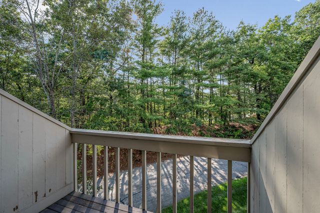 34 Scotty Hollow Dr E, Chelmsford, MA 01863