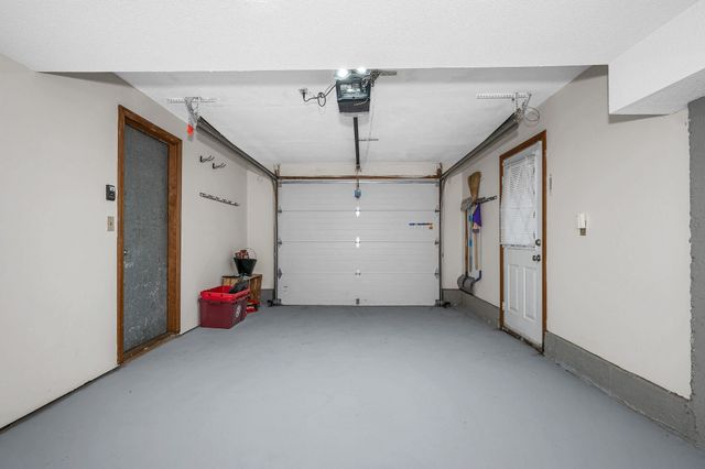34 Scotty Hollow Dr E, Chelmsford, MA 01863