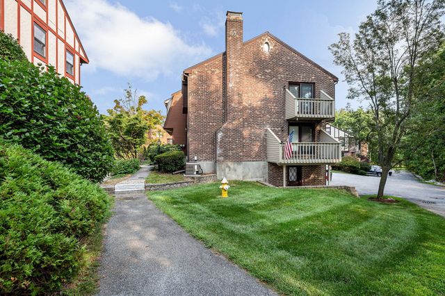 34 Scotty Hollow Dr E, Chelmsford, MA 01863