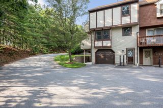 34 Scotty Hollow Dr E, Chelmsford, MA 01863