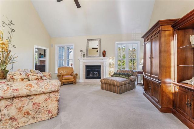 1933 Governors Pointe DR, Suffolk, VA 23436