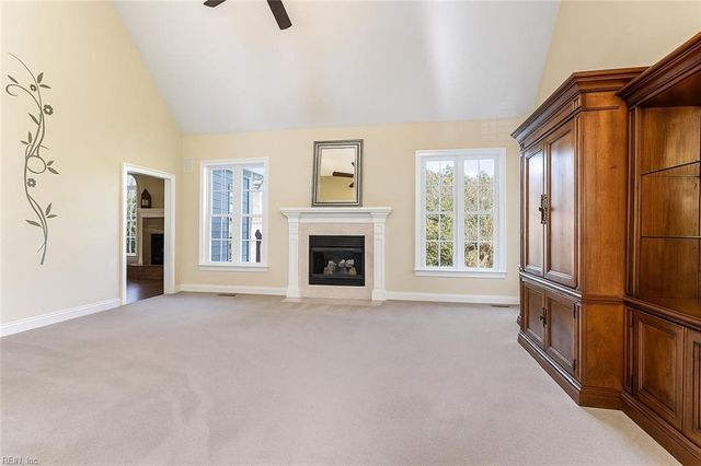 1933 Governors Pointe DR, Suffolk, VA 23436