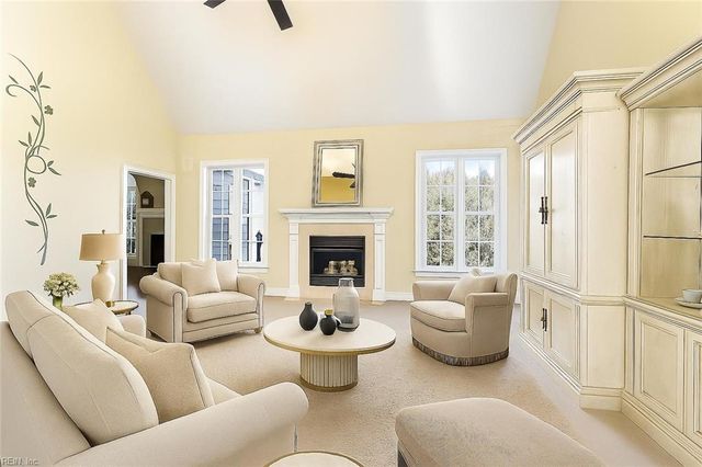 1933 Governors Pointe DR, Suffolk, VA 23436