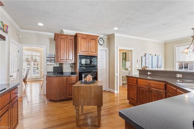 1933 Governors Pointe DR, Suffolk, VA 23436