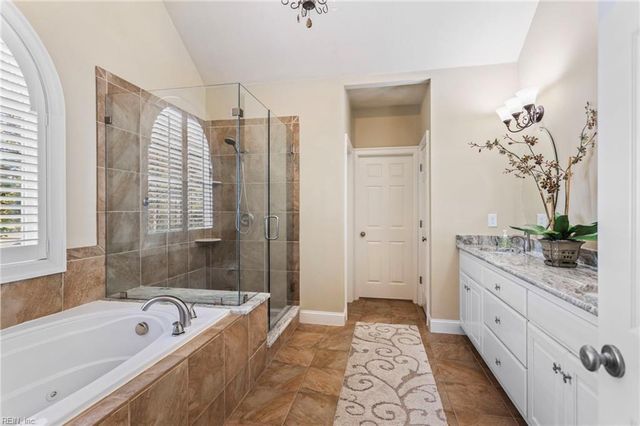 1933 Governors Pointe DR, Suffolk, VA 23436