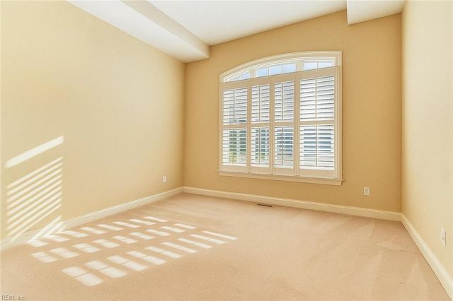 1933 Governors Pointe DR, Suffolk, VA 23436