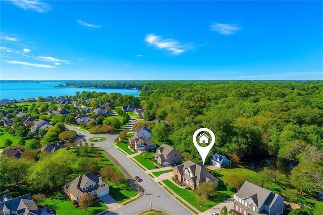 1933 Governors Pointe DR, Suffolk, VA 23436