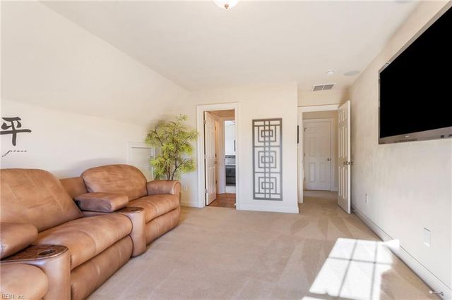 1933 Governors Pointe DR, Suffolk, VA 23436