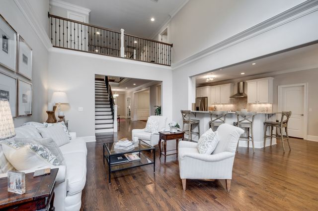 210B Page Rd, Nashville, TN 37205