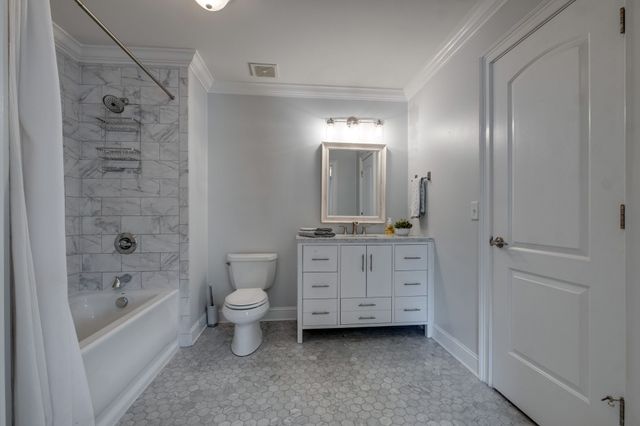 210B Page Rd, Nashville, TN 37205