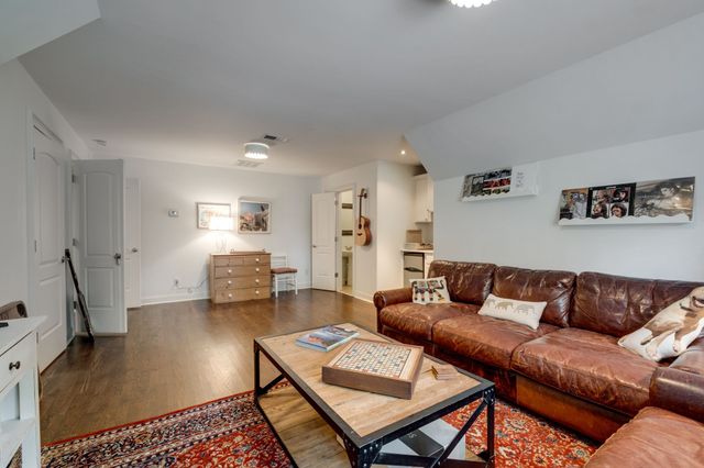 210B Page Rd, Nashville, TN 37205