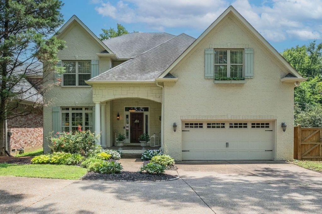 210B Page Rd, Nashville, TN 37205