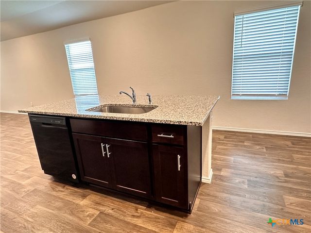 101 Calgary Lane, San Marcos, TX 78666