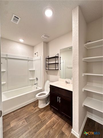 101 Calgary Lane, San Marcos, TX 78666