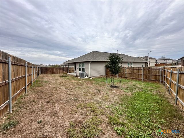 101 Calgary Lane, San Marcos, TX 78666