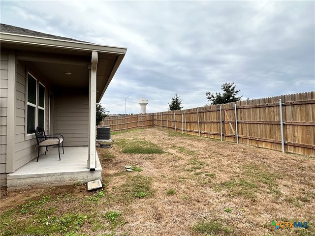 101 Calgary Lane, San Marcos, TX 78666