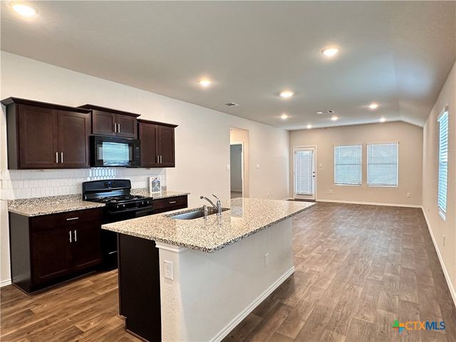 101 Calgary Lane, San Marcos, TX 78666