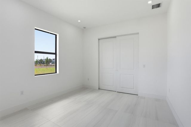 2324 Deer Run Trail, Loxahatchee, FL 33470