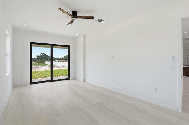 2324 Deer Run Trail, Loxahatchee, FL 33470
