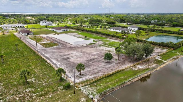 2324 Deer Run Trail, Loxahatchee, FL 33470