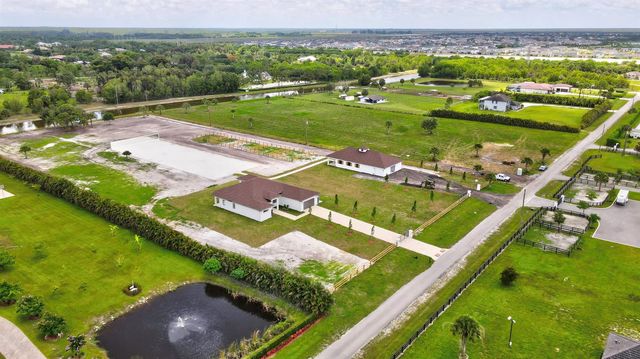 2324 Deer Run Trail, Loxahatchee, FL 33470