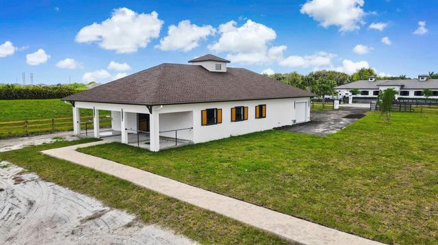2324 Deer Run Trail, Loxahatchee, FL 33470