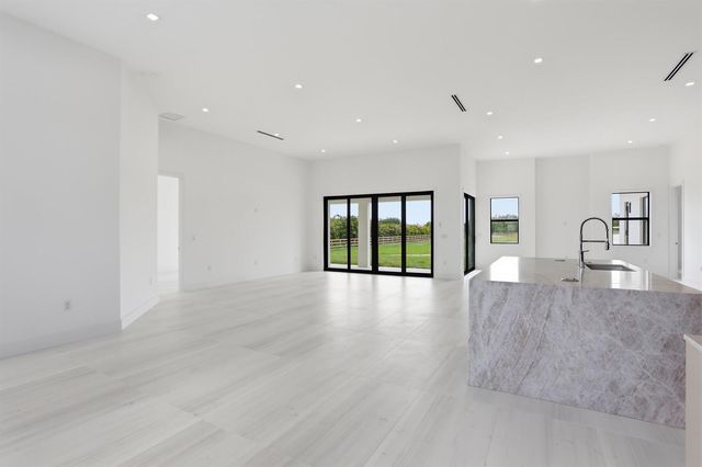 2324 Deer Run Trail, Loxahatchee, FL 33470