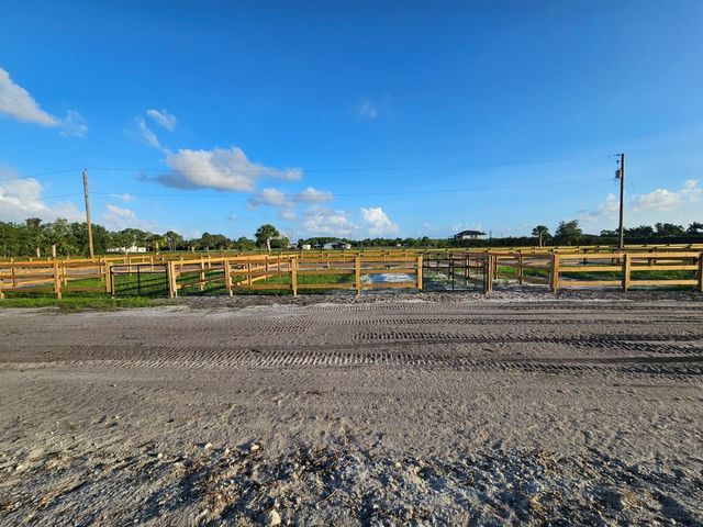 2324 Deer Run Trail, Loxahatchee, FL 33470
