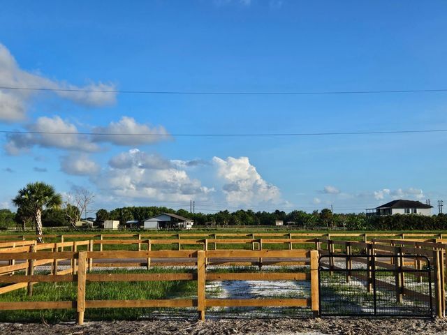 2324 Deer Run Trail, Loxahatchee, FL 33470
